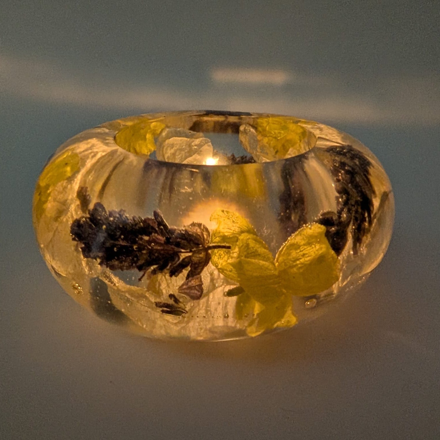Handmade Israeli dried flowers candle holder in clear epoxy resin by Epoxy Lady