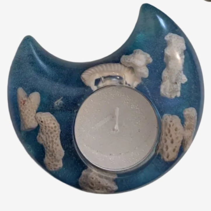 Moon-shaped small candle holder with Israeli dried flowers in clear epoxy resin by Epoxy Lady